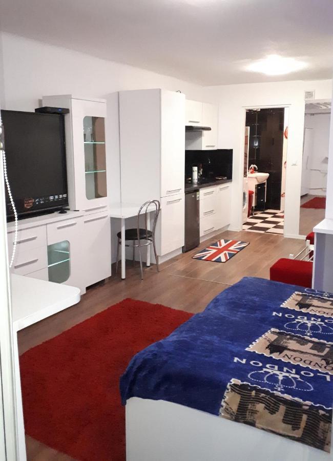 Apartament Centrum Panoramiczna Big Ben Z Balkonem-- Klimatyzacja-- Kielce Extérieur photo